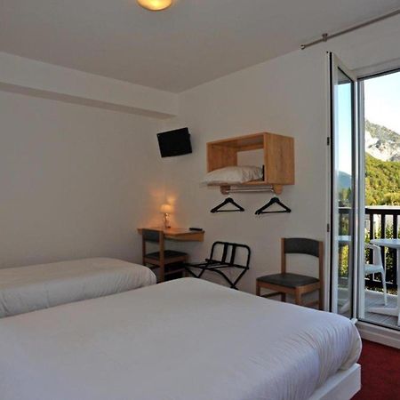 Hotel Chez Pierre D'Agos Ruang foto