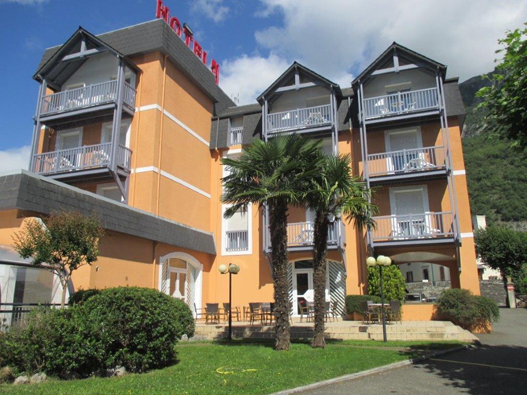 Hotel Chez Pierre D'Agos Bagian luar foto