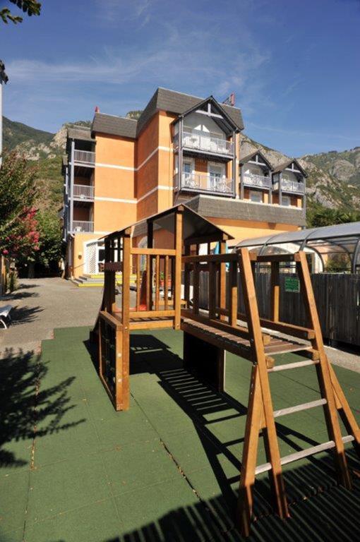 Hotel Chez Pierre D'Agos Bagian luar foto