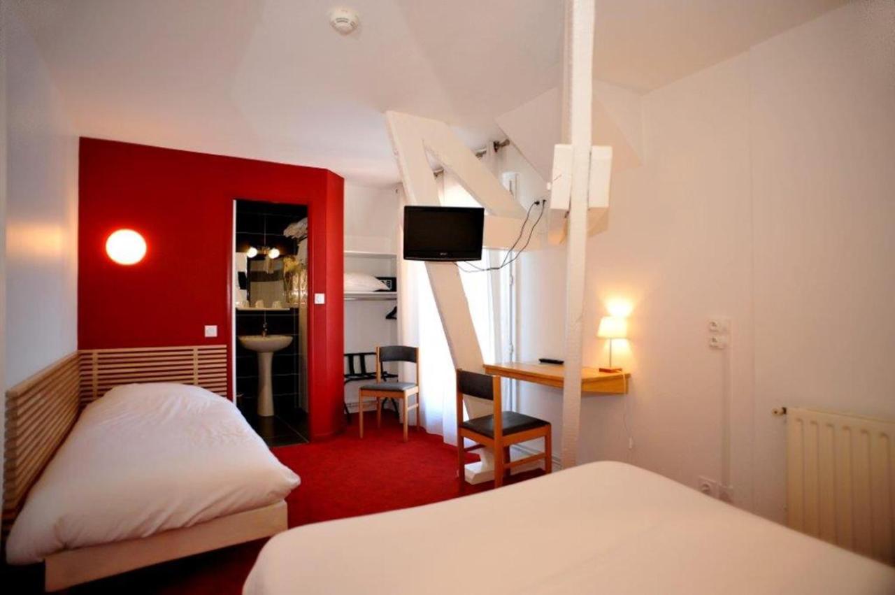 Hotel Chez Pierre D'Agos Ruang foto