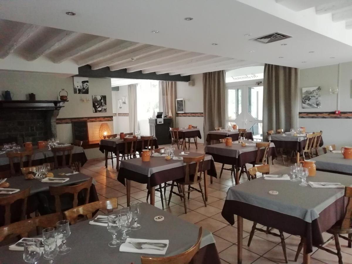 Hotel Chez Pierre D'Agos Bagian luar foto