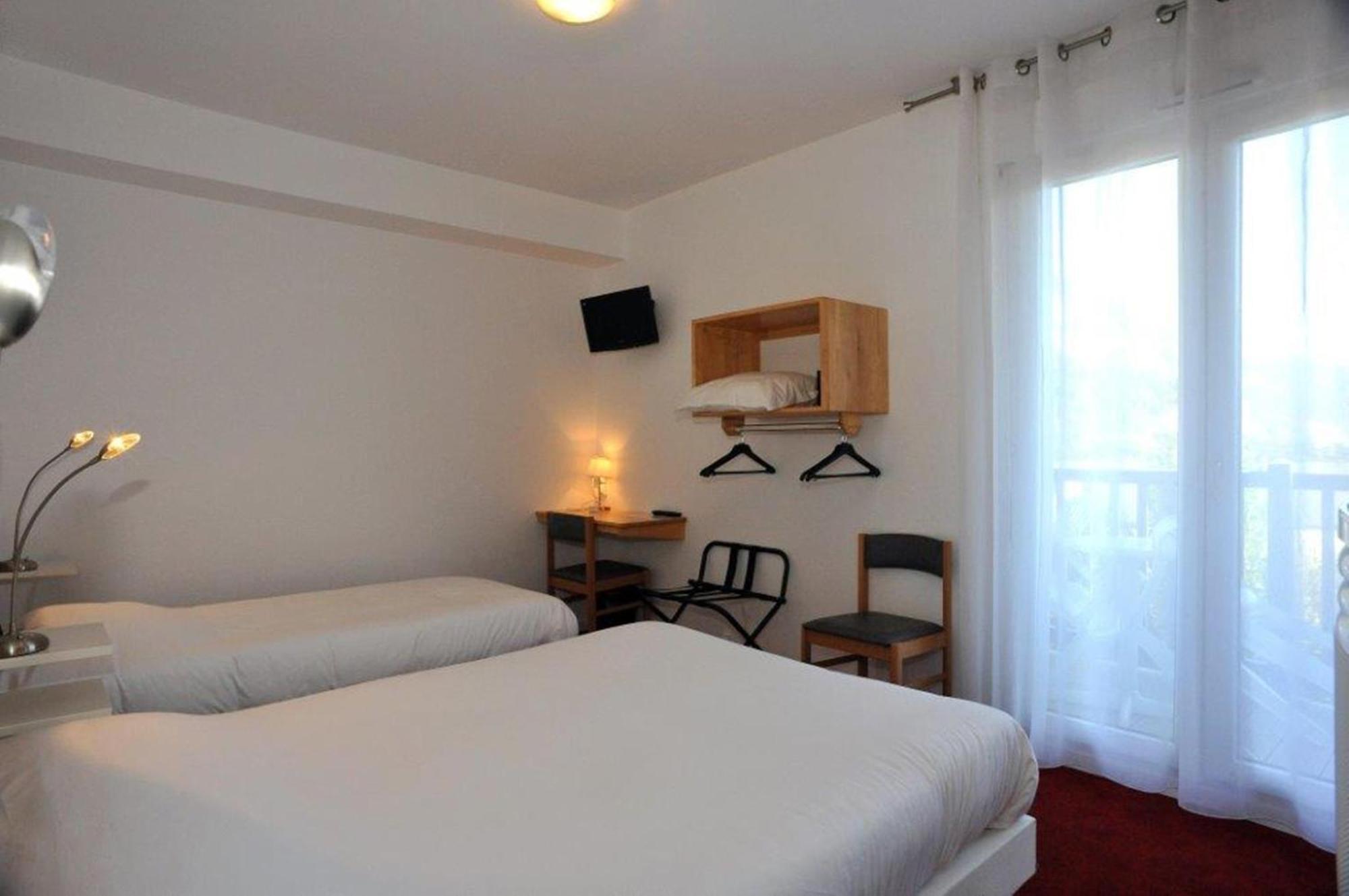 Hotel Chez Pierre D'Agos Ruang foto