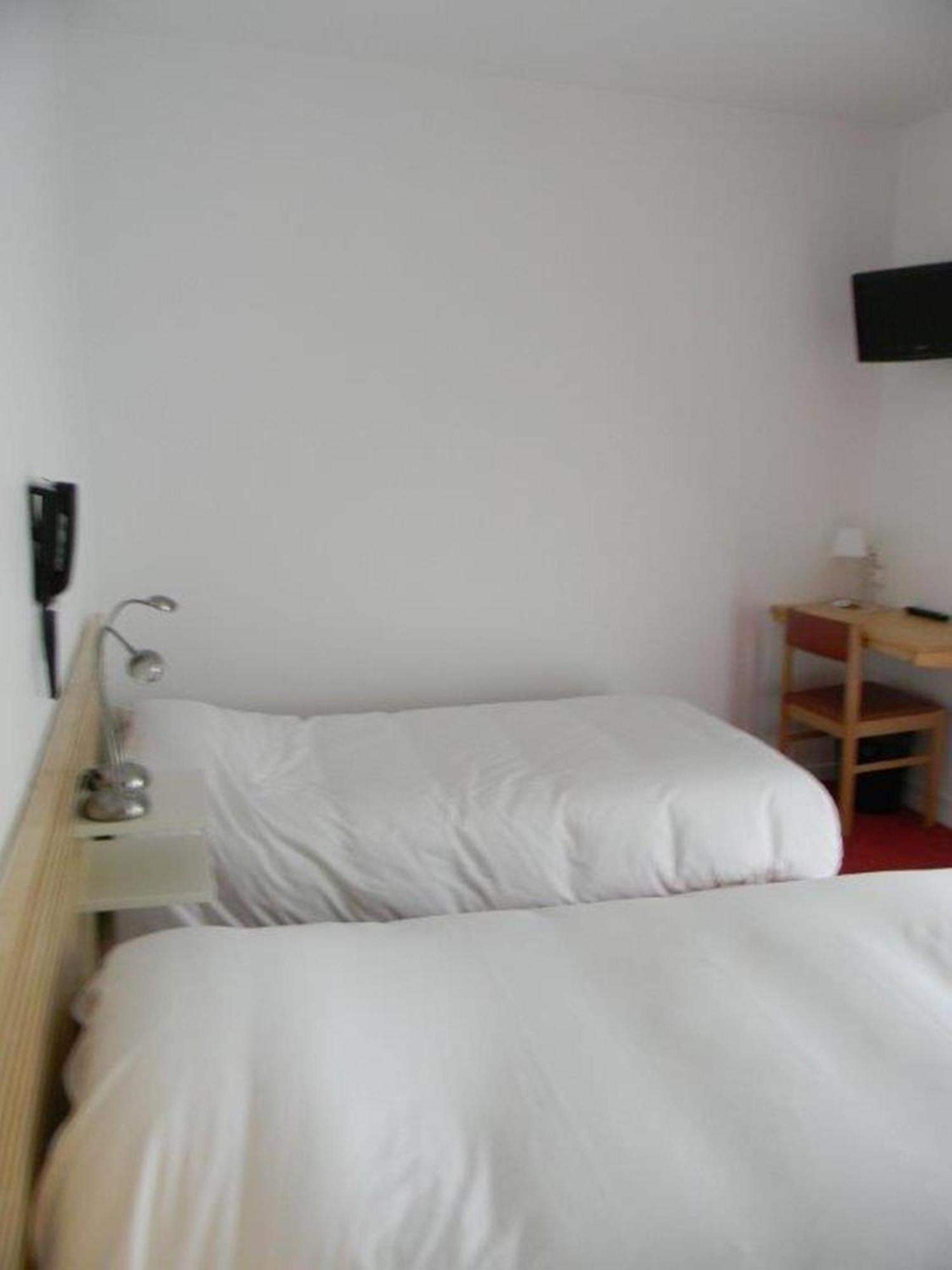 Hotel Chez Pierre D'Agos Ruang foto