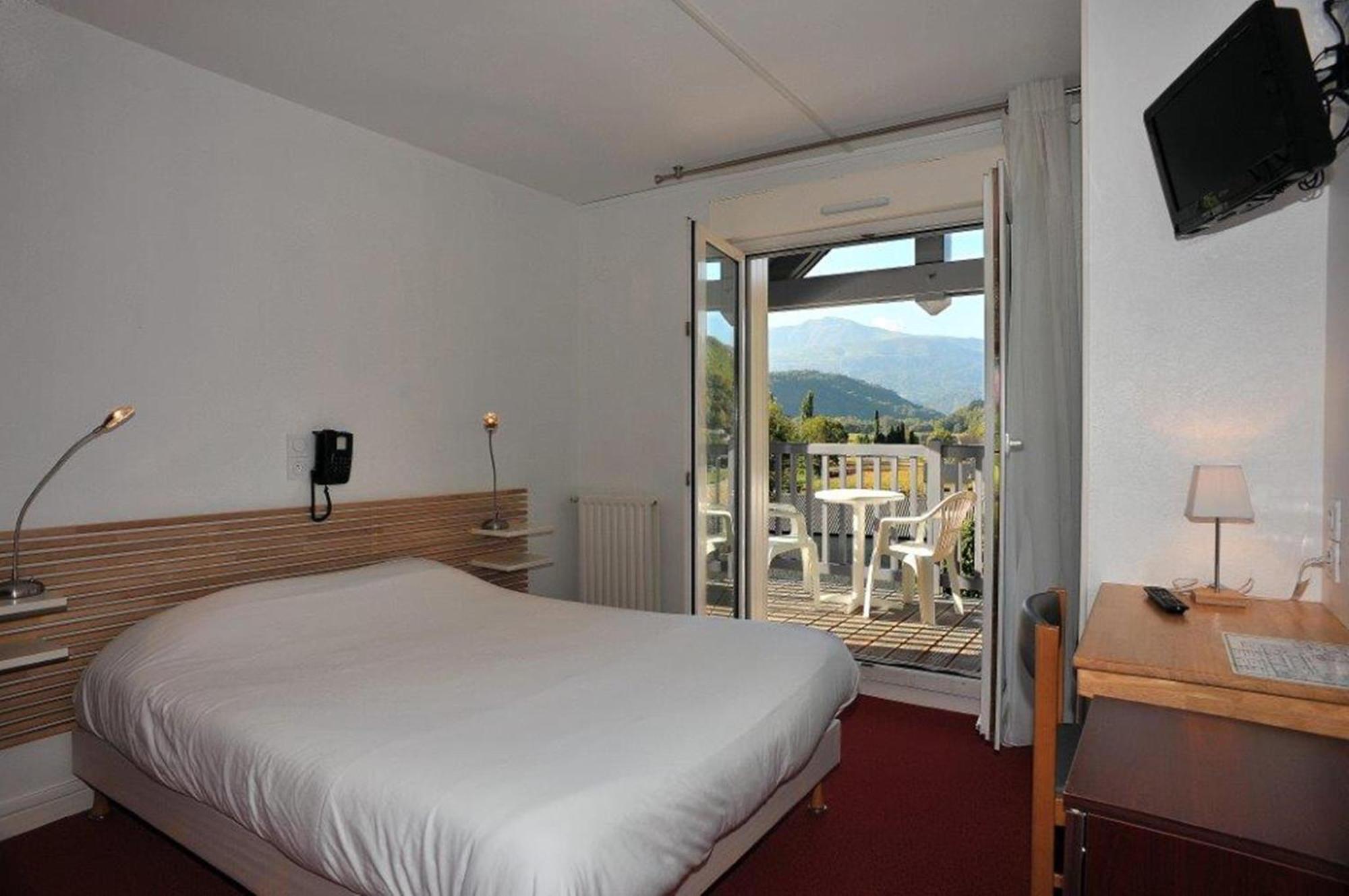 Hotel Chez Pierre D'Agos Ruang foto