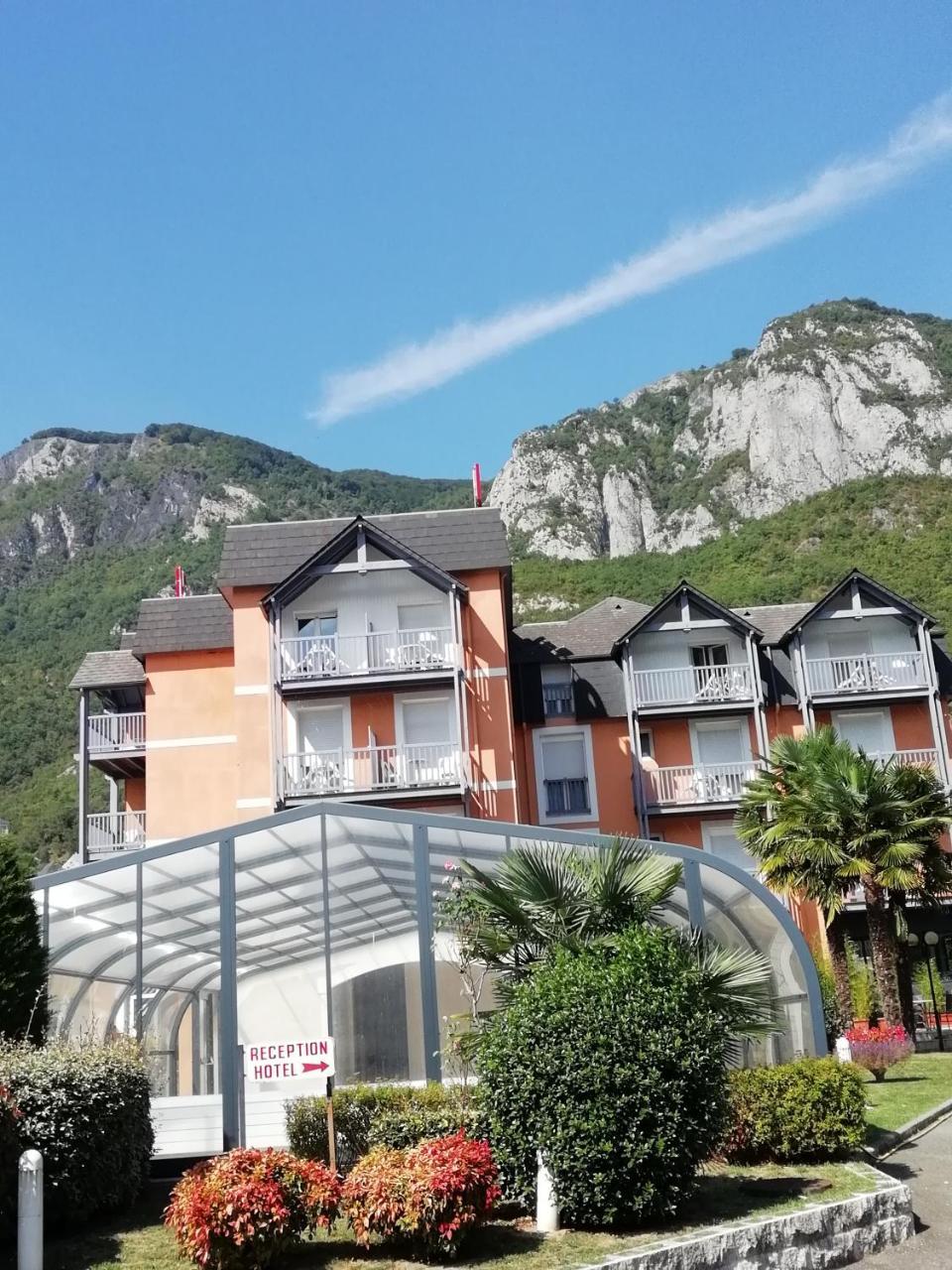 Hotel Chez Pierre D'Agos Bagian luar foto